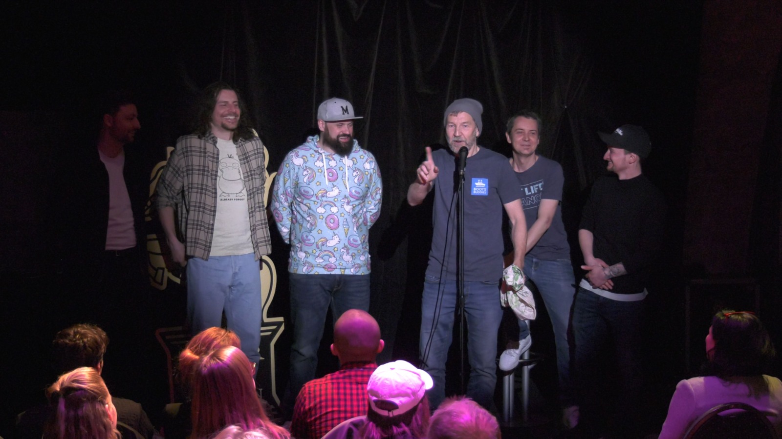 Line-up der Dreiecks Comedy auf der Bühne im Bärenzwinger